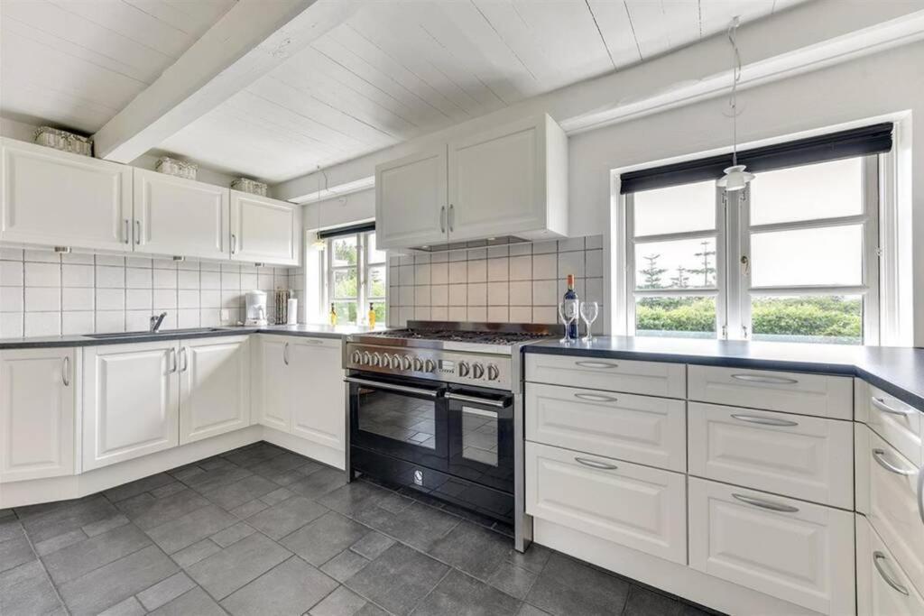 Thatched Holiday Home In Struer, Jutland With A View Екстериор снимка