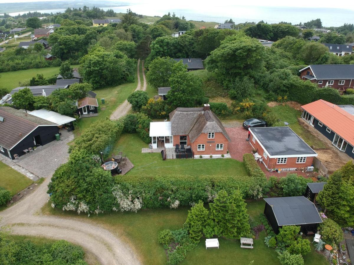 Thatched Holiday Home In Struer, Jutland With A View Екстериор снимка